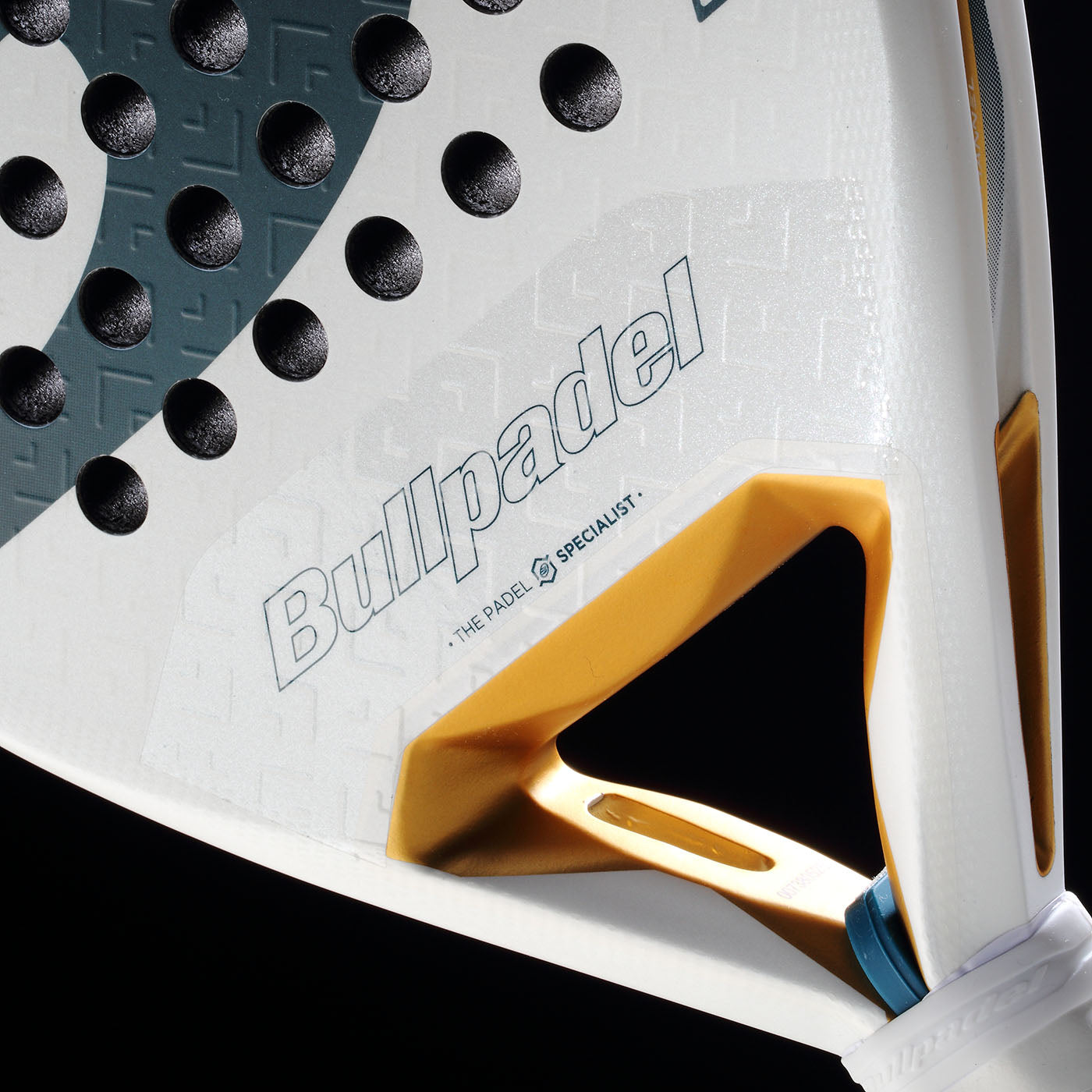 Bullpadel Pearl 26 Racket Throat
